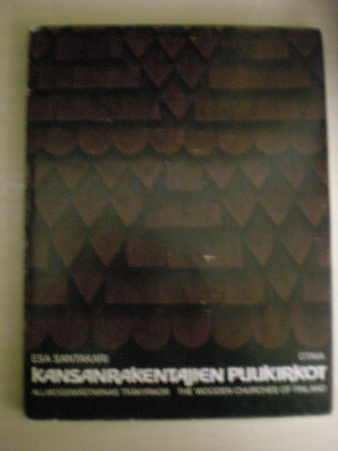 Esa Santakari: Kansanrakentajien puukirkot