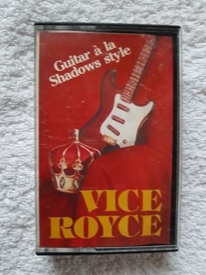 VICE ROYCE: Guitar á la Shadows Style C-KASETTI