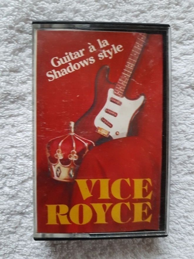 VICE ROYCE: Guitar á la Shadows Style C-KASETTI