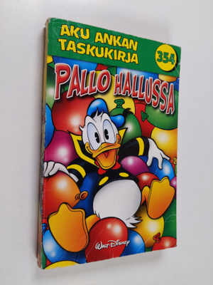 Walt Disney : Pallo hallussa