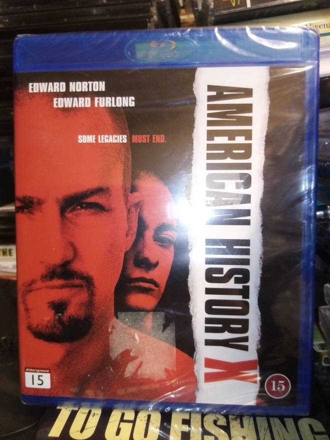BLU-RAY AMERICAN HISTORY X ( UUSI) SIS POSTIKULU