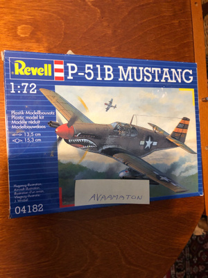Revell Mustang lentokone pienoismalli