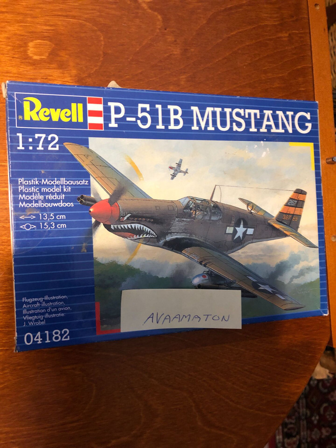 Revell Mustang lentokone pienoismalli