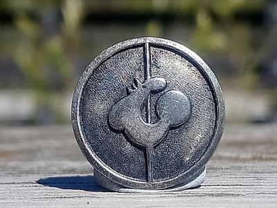 Fazer Hopeinen merkki 5 leimalla. Halkaisija - 17 mm.