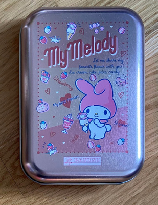 Sanrio Panini keräilykortteja ja My Melody rasia