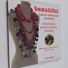 Emi Iwakiri : Beautiful hand-stitched jewellery : crochet... - pikkukuva 1