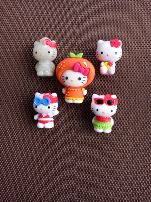 Hello Kitty figuurit 1 € kpl