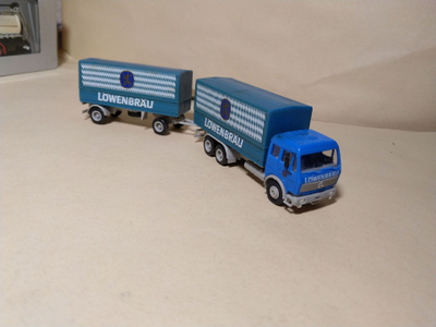Mercedes-Benz SK 2238 Täysperä 1988 Löwenbraü 1:87 Herpa