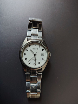 Focus quartz kello