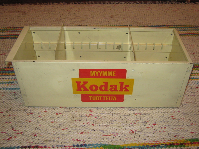 KODAK (kamera) - mainoslaatikko metallia 2,7kg