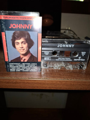 Johnny - Tuplakasetti