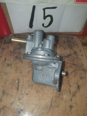 joku vanha auto pumppu ?