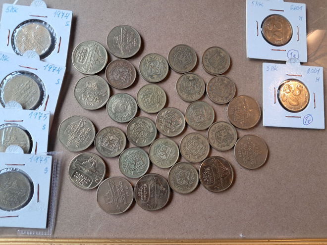 33 kpl 5 markan kolikoita 1930 - 2001.