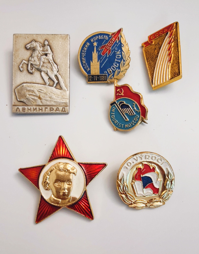 Neuvostoliitto (CCCP) pinssejä