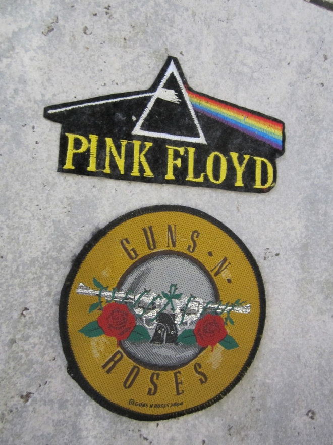 2 VANHAA KANGASMERKKIÄ . PINK FLOYD & GUNS`N` ROSES