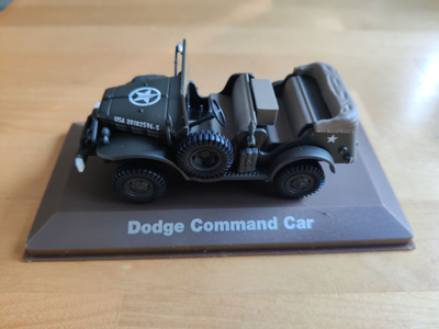 Pienoismalli Dodge Command Car