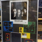 COLDPLAY TAULU NIMMAREILLA - pikkukuva 1