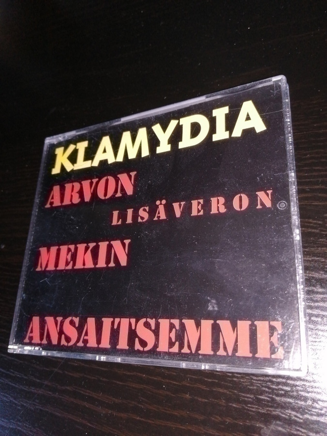 Klamydia:Arvon (lisäveron) mekin ansaitsemme -cds (1995)