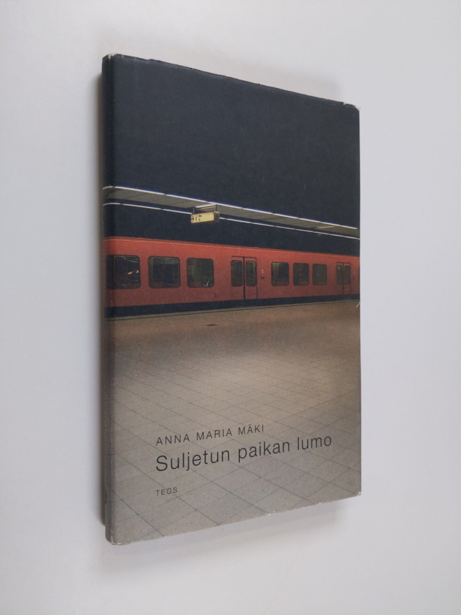 Anna Maria Mäki : Suljetun paikan lumo