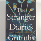 Elly Griffiths : The Stranger Diaries - pikkukuva 1