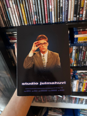 Studio julmahuvi (sis mennen tullen)