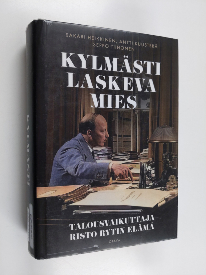 Antti Kuusterä ym. : Kylmästi laskeva mies