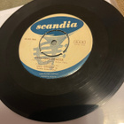 LAILA KINNUNEN: Pikku-pikku bikinissä *Pajunköyttä *FIN 1960 - pikkukuva 1