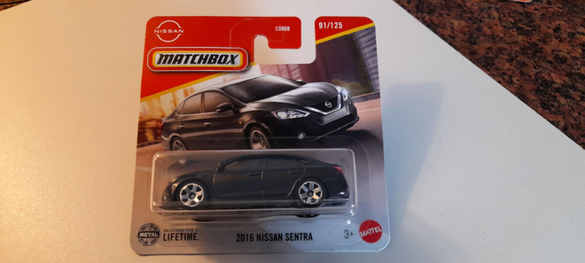 Matchbox / 2016 Nissan Sentra