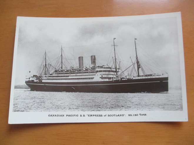 Empress of Scotland suomalainen mainospainate takana *
