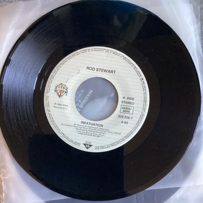 7" single Rod Stewart Infatuation/Three time loser