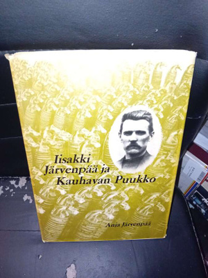 Iisakki Järvenpää ja Kauhavan puukko ( SIS POSTIKULU )