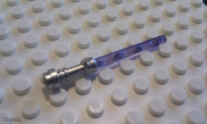 Lego Violetti Valomiekka  ( Star Wars )