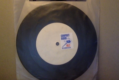 PEKKA MAKKONEN :: Compact Radio 96.7 MHz :: VINYYLI 7"