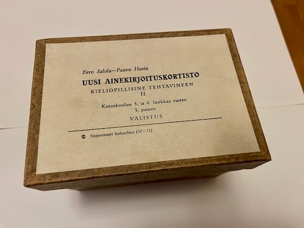 Vanha ainekirjoituskortisto vuodelta 1952