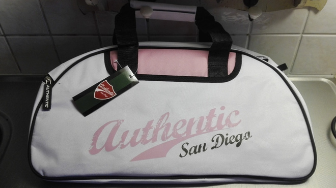 UUSI AUTHENTIC - SAN DIEGO - URHEILUKASSI / LAUKKU