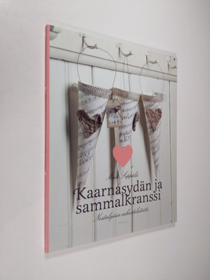 Miia Seppälä : Kaarnasydän ja sammalkranssi : nostalgisia...