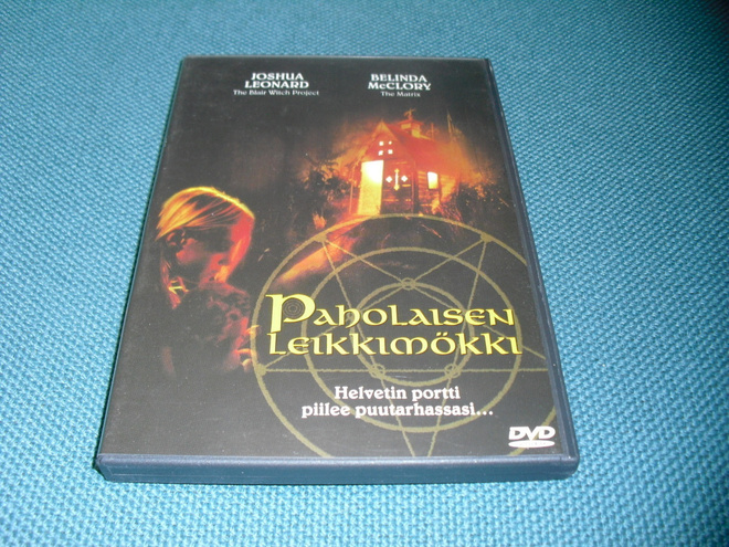 PAHOLAISEN LEIKKIMÖKKI (Joshua Leonard)***