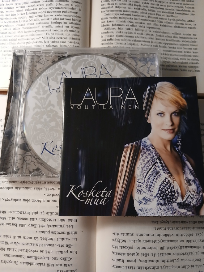 Laura Voutilainen - Kosketa mua (CD)