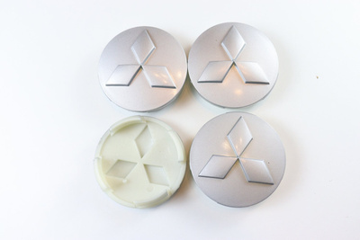 Mitsubishi vannekeskiöt – Vakiologo, Kromi-hopea – 59mm