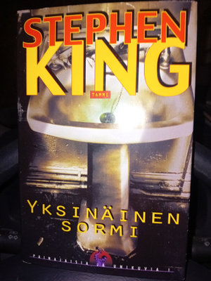 KING :  Yksinäinen sormi (SIS.POSTIKULUT)