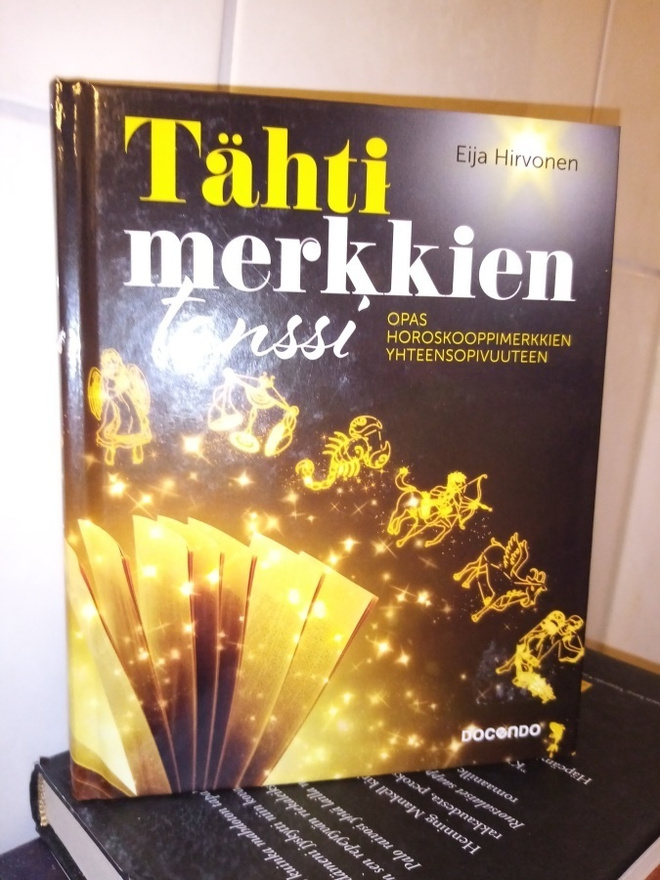 TÄHTIMERKKIEN TANSSI ( SIS POSTIKULU )