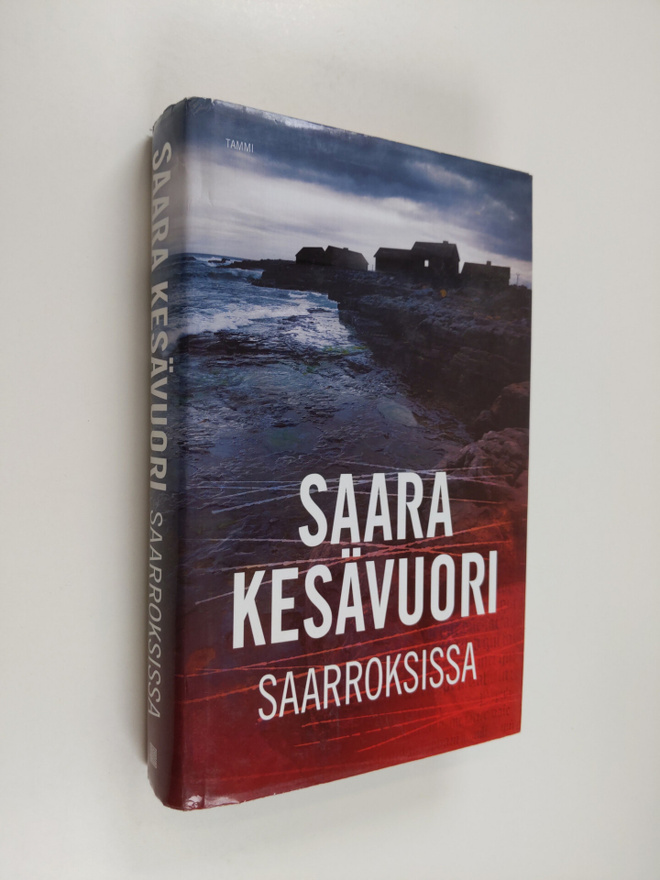 Saara Kesävuori : Saarroksissa