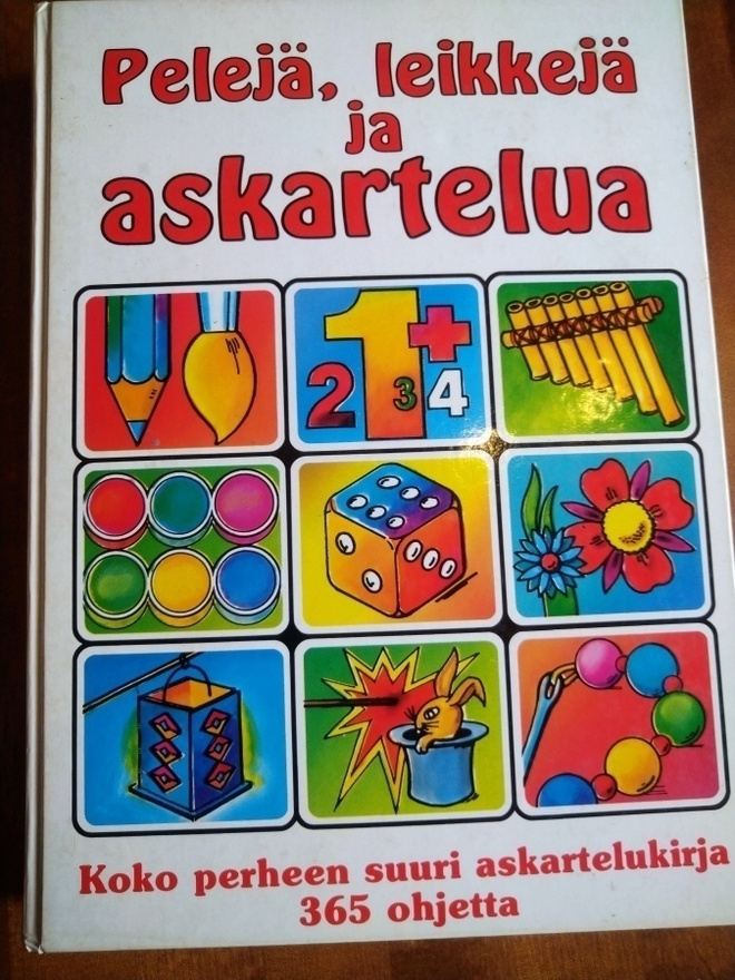 Pelejä, leikkejä ja askartelua 365 ohjetta.