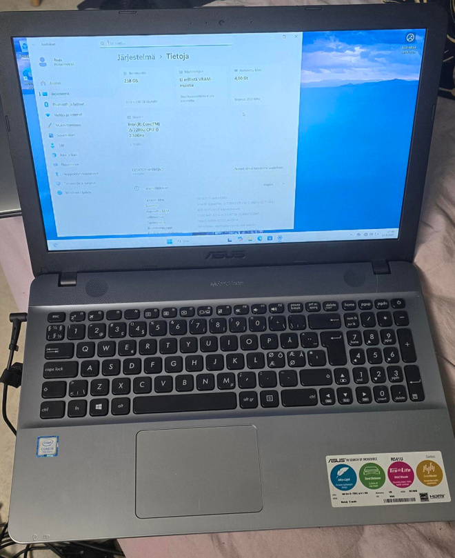 Asus R541U, i5-7200, 4Gb, 250Gb ssd, win11.
