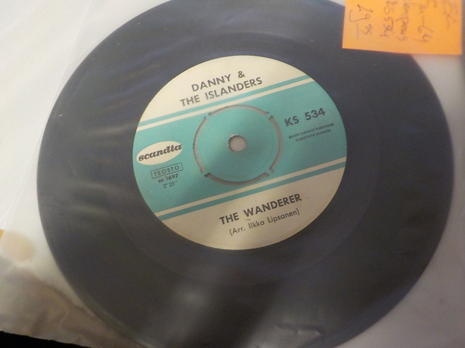 DANNY & THE ISLANDERS - WANDERER EX- 7'' SINGLE