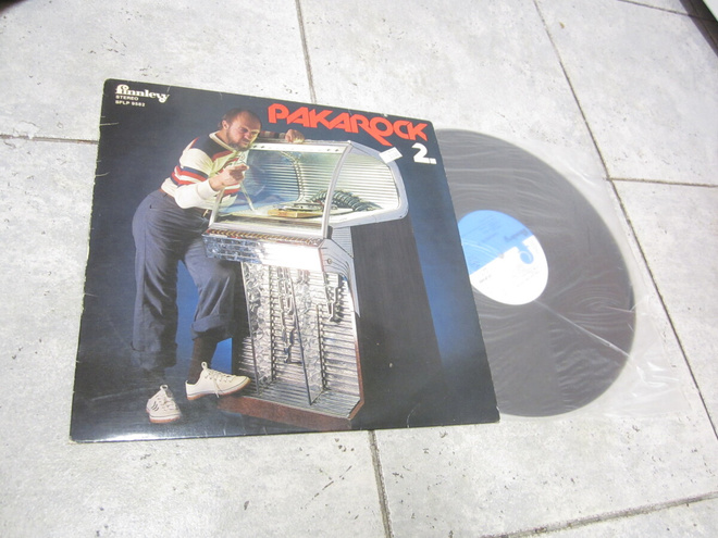 PAKAROCK 2 : SFLP 9582 ( hienokuntoinen LP )