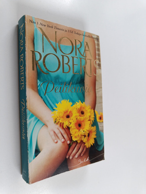 Nora Roberts : Peilikuvia