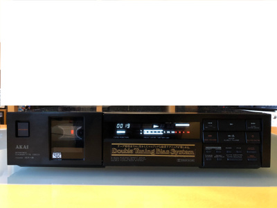 Akai GX-9 kasettisoitin, 3-head, 2 vetoakselia, huollettu