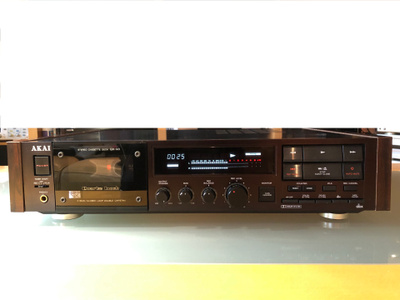 Akai GX-93 kasettisoitin, 3-head, 2 vetoakselia, huollettu