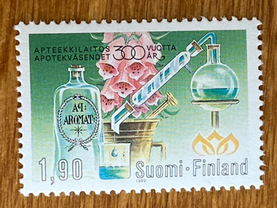 APTEEKKILAITOS SUOMESSA 300 VUOTTA**